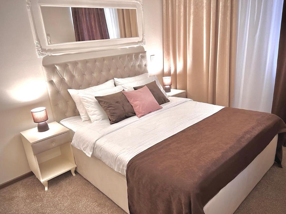 International Inn Парачин Екстериор снимка